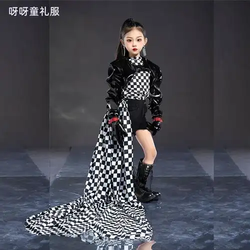 儿童走秀时尚潮服科技感t台长袖骑士服棋盘格风女童模特走秀套装