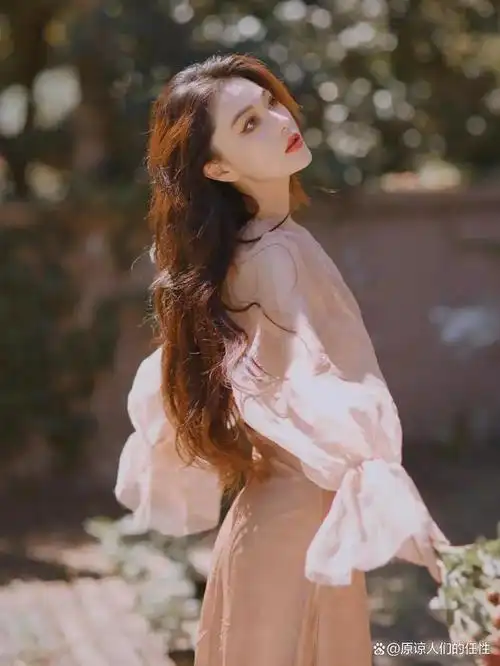 被这组张馨予的照片吸引,我终于明白为什么有些人美得无法自拔了.