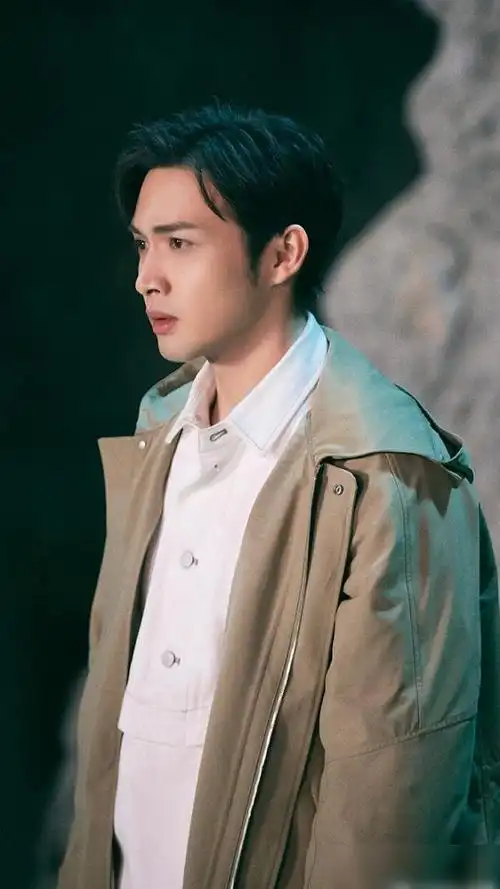 司藤张彬彬美图欣赏他可能怎么也想不到凭借一部网剧火了