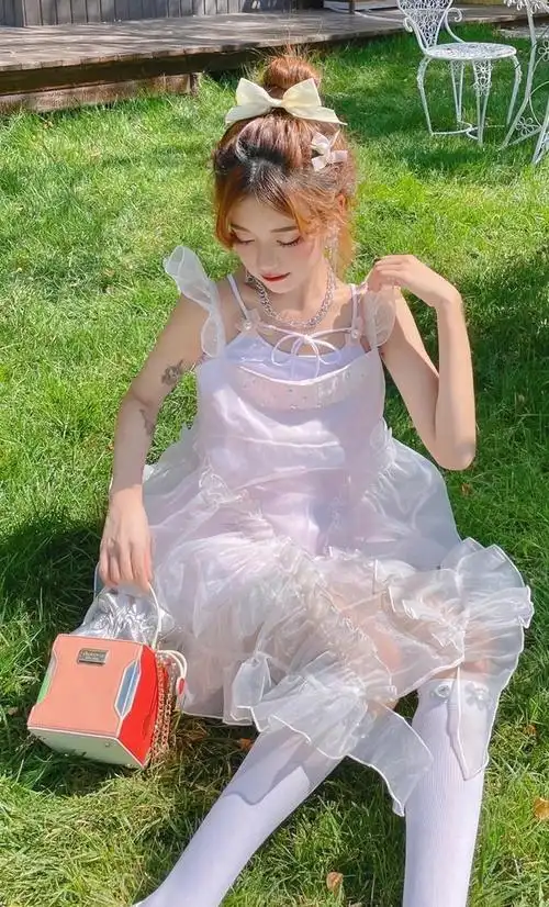 20岁女孩穿裙子运用这些穿搭技巧轻松穿出小仙女气质