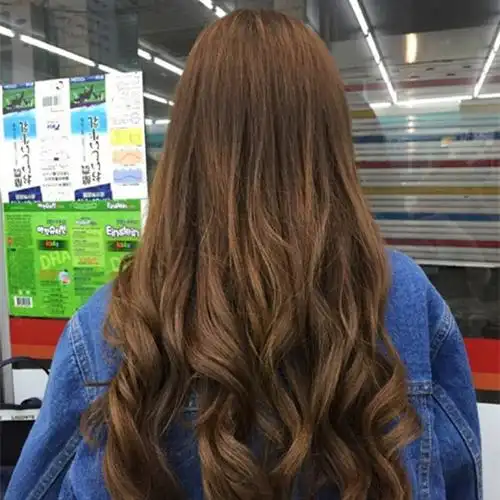 女生大卷中长发图片这样卷还真的挺潮