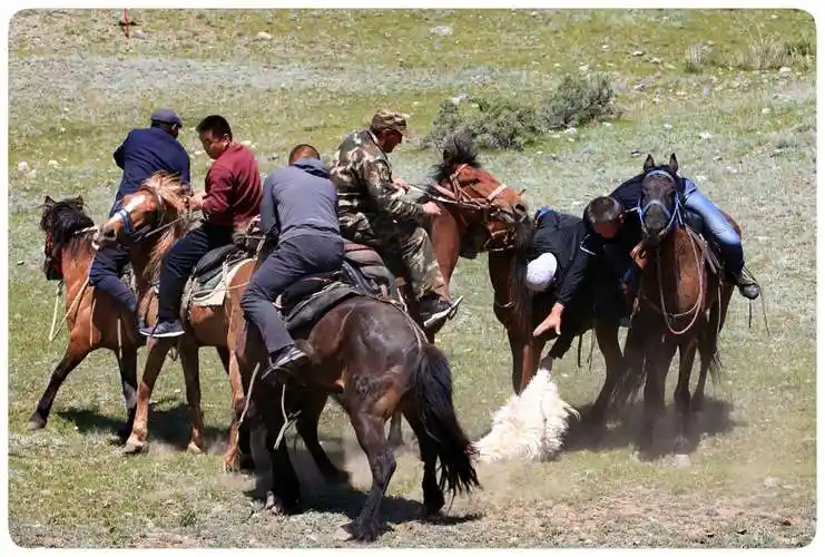 哈萨克族民俗活动《叼羊》