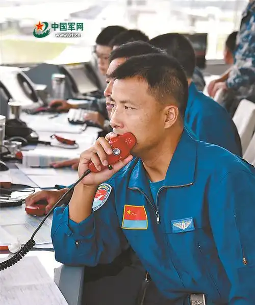 南部战区空军某基地聚焦实战开展攻防演练掠影