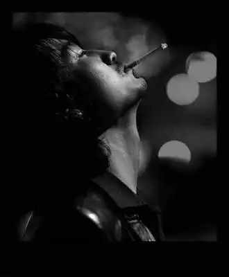 看到一本书上说抽烟 会让记忆减退慢慢忘记一些东西笑 无语 我想也好