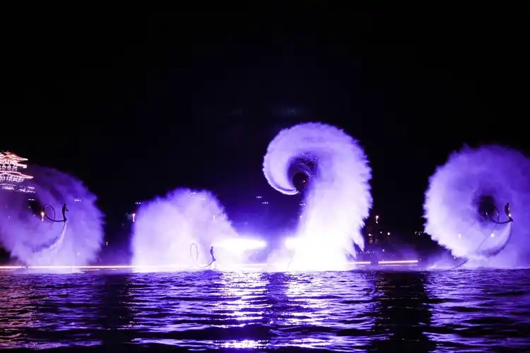 亮点四:冒险岛水世界"极客音乐公园"水上电音节时间:7月21日 18:30