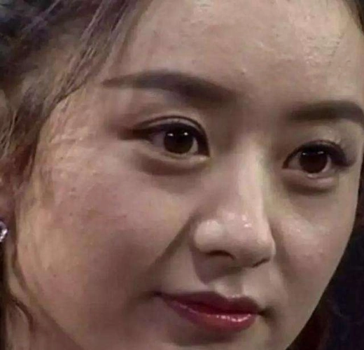 路人镜头下的赵丽颖长啥样?去掉美颜滤镜后,这颜值也太真实了