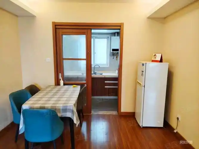 次新小区 中间楼层 南北通透 精装小三房 房主急售,中航樾公馆二手房