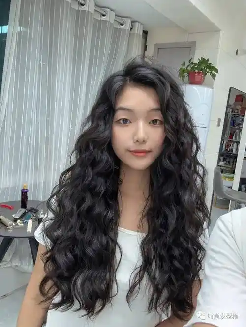 2024流行"羊毛卷",不卷你就out了_发型_中国_人类