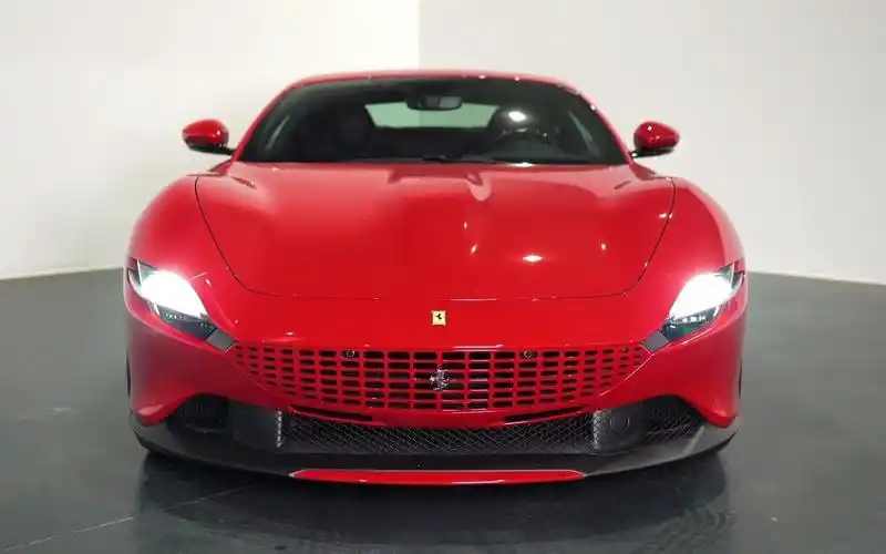 聆听入门级法拉利的霸气排气声浪2021款法拉利roma外观内饰展示