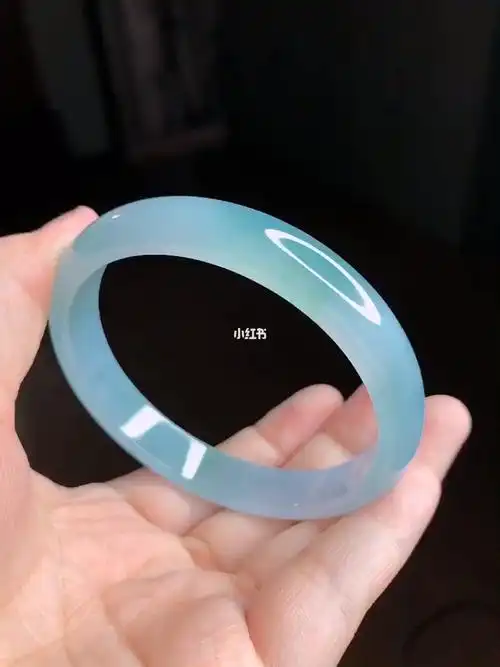 湖水蓝翡翠手镯嫦娥仙子的美镯