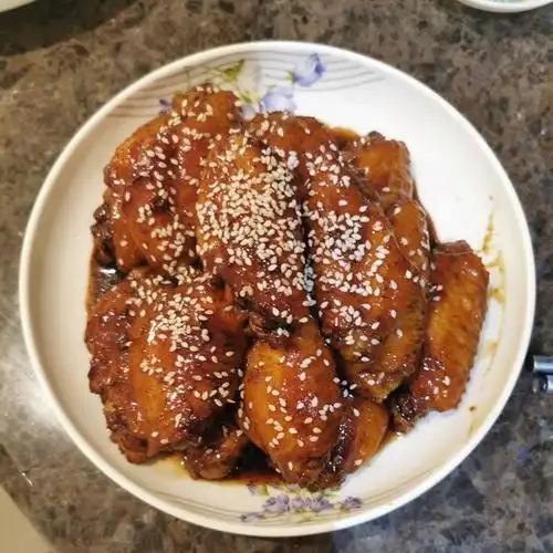 菜菜在多村做的厨师长教你可乐鸡翅的家常做法味道鲜嫩可口先收藏起来