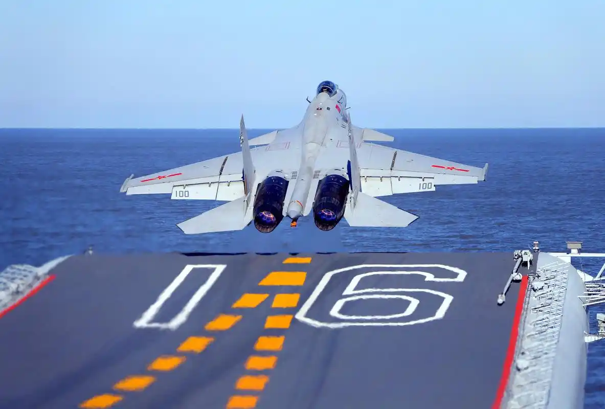 中国航母舰载机威武霸气壁纸
