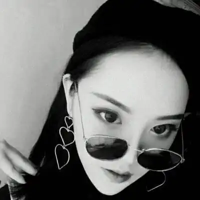 黑白霸气女生头像