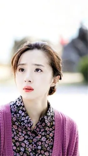 重返20岁的灵气美人胡冰卿手机壁纸 舒服的清新美