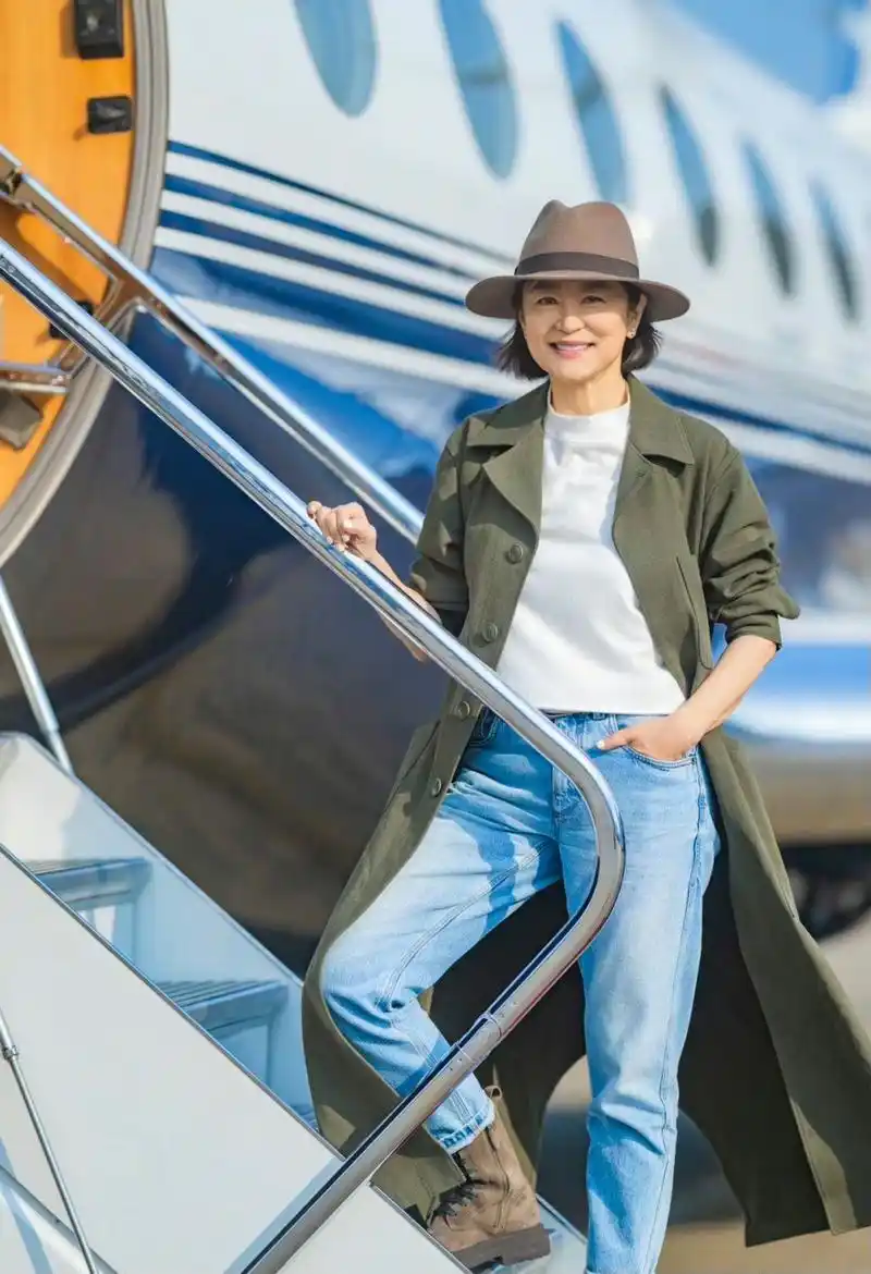 69岁林青霞近照曝光,九十年代的她不知被多少观众视为荧幕女神,一转眼