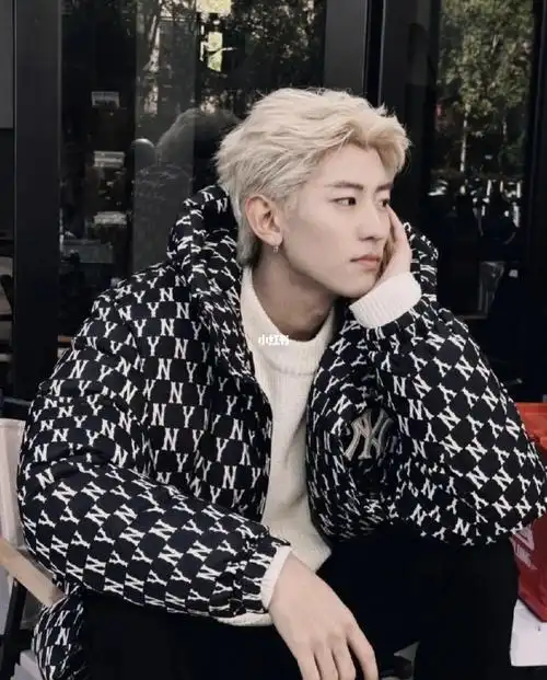 秋冬季男生必染的显白发色#亚麻金