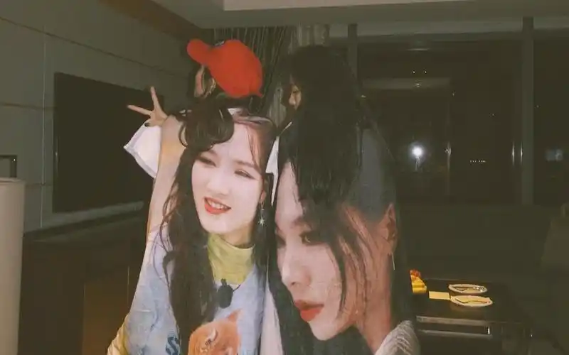 【佳霏猫 | 孟佳×王霏霏】 双视角《我》