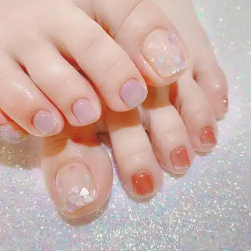 美甲blingbling的显白脚甲