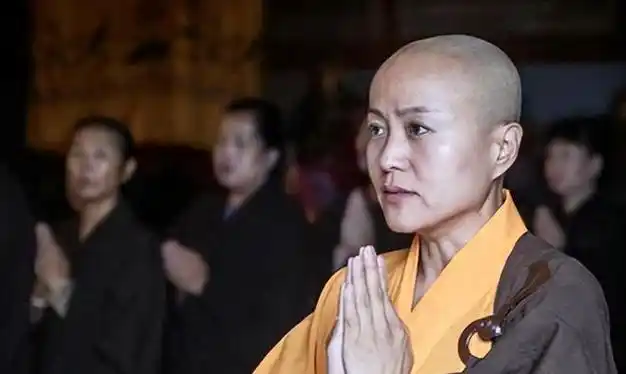 纪晓岚出对联一笔直通两扇敞开尼姑怒骂纪大人还没说完