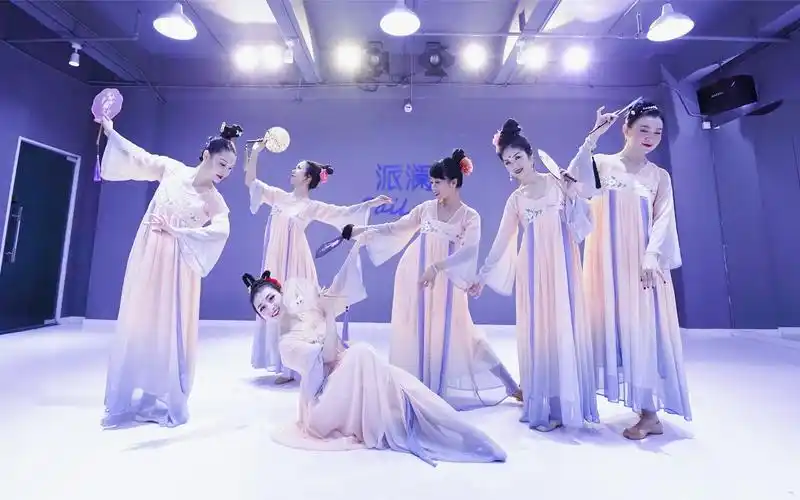 派澜舞蹈惊艳旁人的古典舞美人吟尽显国风舞蹈的魅力有被美到