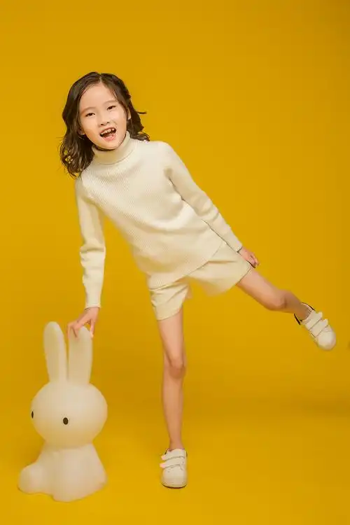 丑丑的阿龙吖的儿童摄影作品《小女孩》