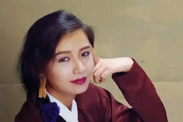 1965年2月14日生于香港,毕业于香港完成中学,中国香港电影女演员,动作