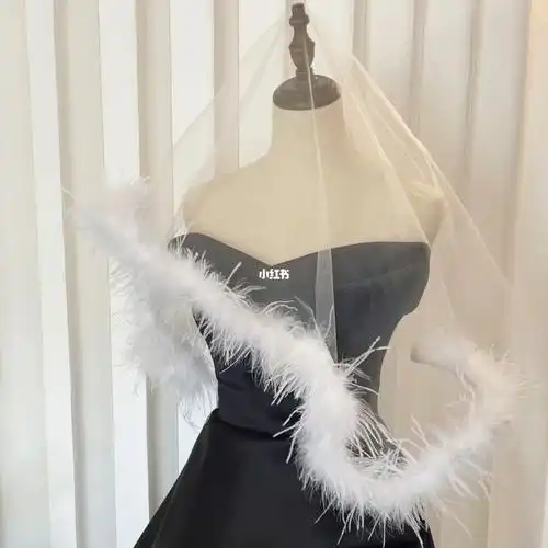 帽子拼接的头纱,当时看了觉得特酷,立马下单材料完成了一个头纱制作