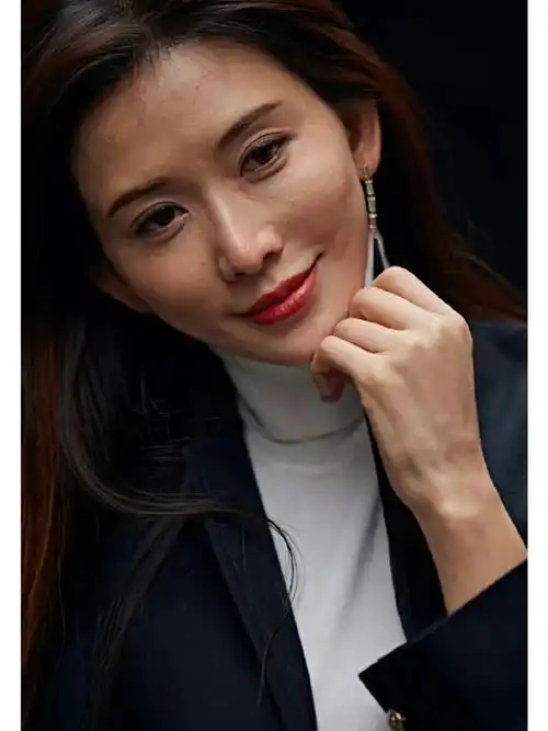 48岁林志玲真实照片疑似流出,状态满分,但肤质不是很好_腾讯新闻