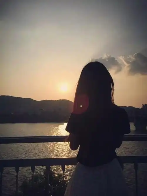 女生背影,以足够撩我(头像)