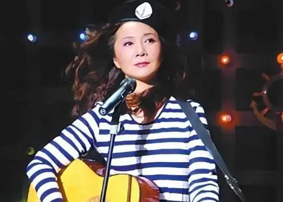 62岁蔡明近照曝出再次惹争议宋丹丹当年的话真的验证了