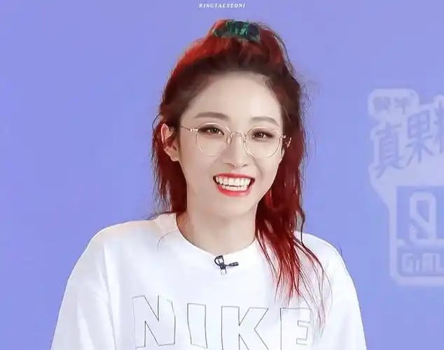 喻言梯形笑表情包图片合集,这世上真有人靠一个笑容就能惹人怜爱