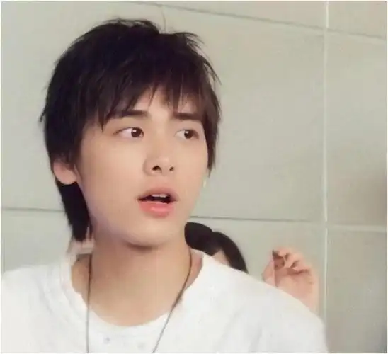 "封杀"未至1年,再看李易峰如今处境,既可恨又很可悲