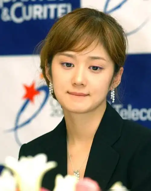 事实证明,曾扬言"没钱就去中国"的张娜拉,已走上了"不归路"