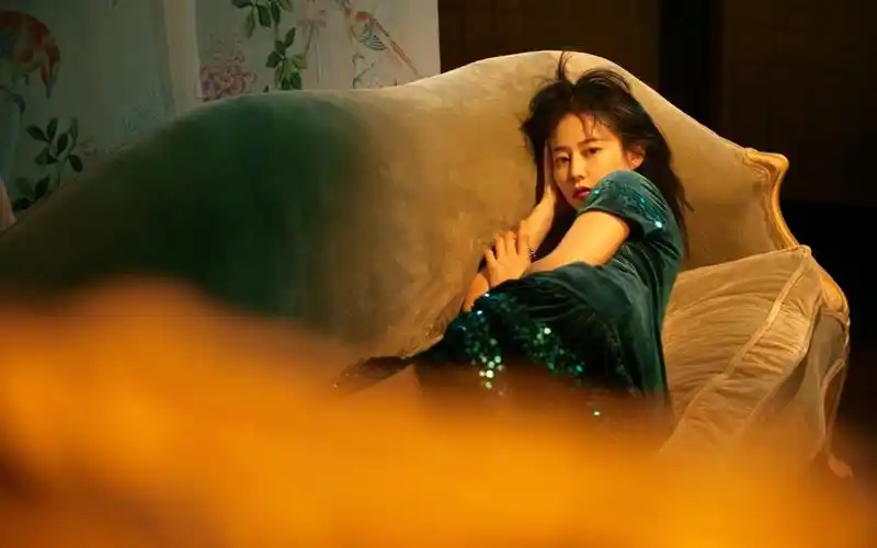 谭卓古典性感高清桌面壁纸