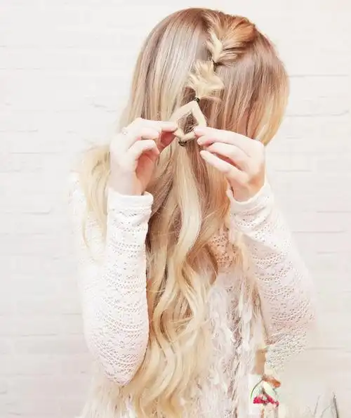 【图】长发半扎发公主头教程 灯笼鱼尾辫编发图解_时尚发型_发藏网