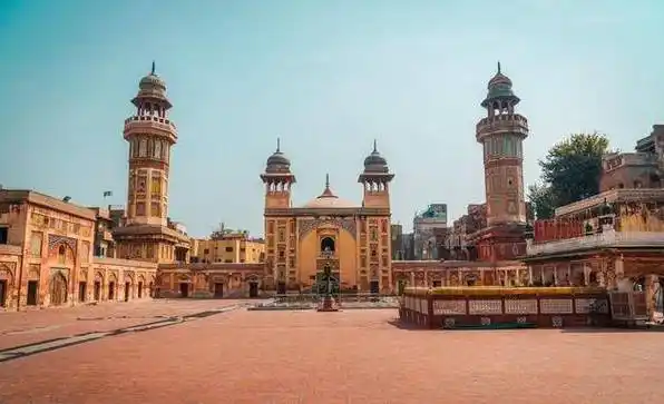 一万人民币能在巴基斯坦玩几天?巴铁小伙:最少可以玩上30天_游客_旅行