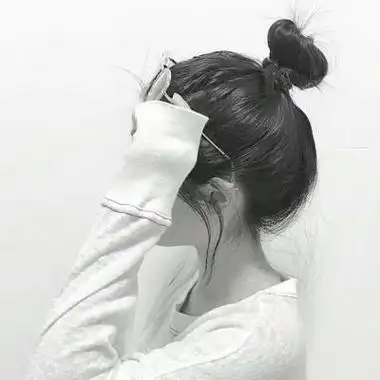 黑白女生头像高冷霸气 好看女生黑白图片头像诠释高冷大家可以微信