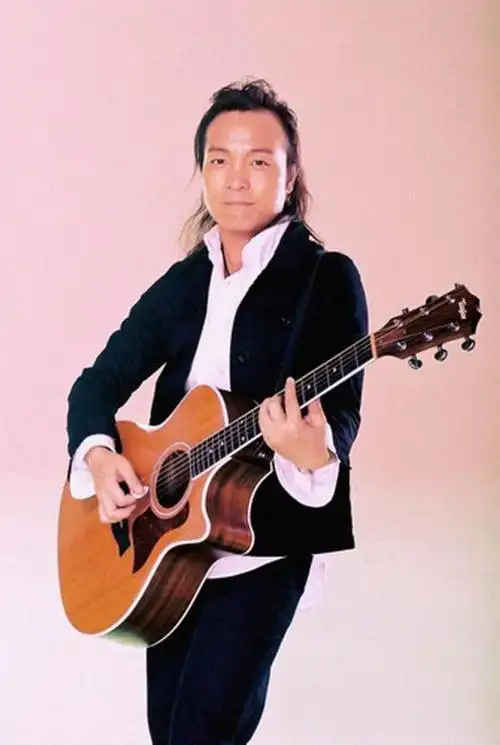 资料图片歌手许巍精彩写真4