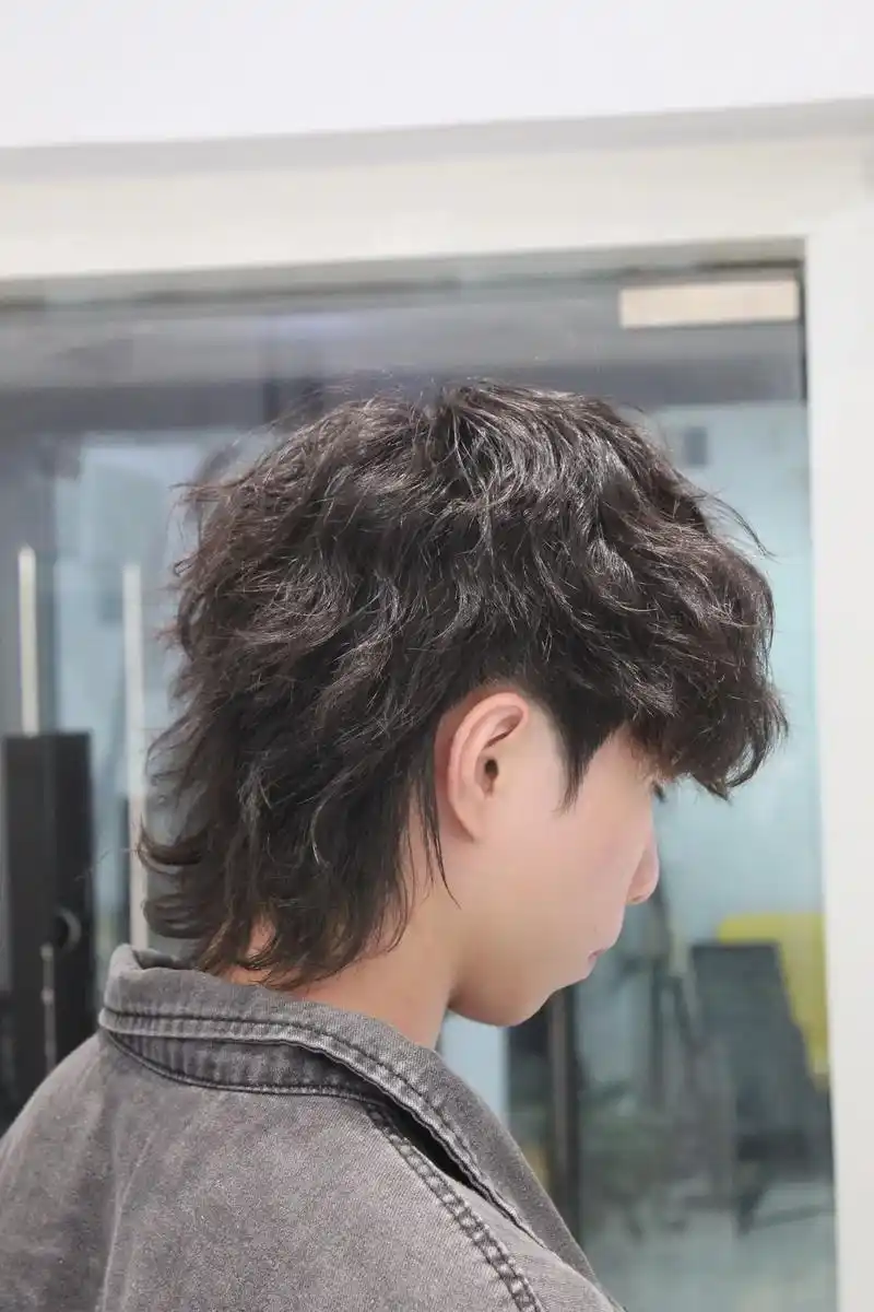 鲻鱼酷感发型!鲻鱼头烫发有一