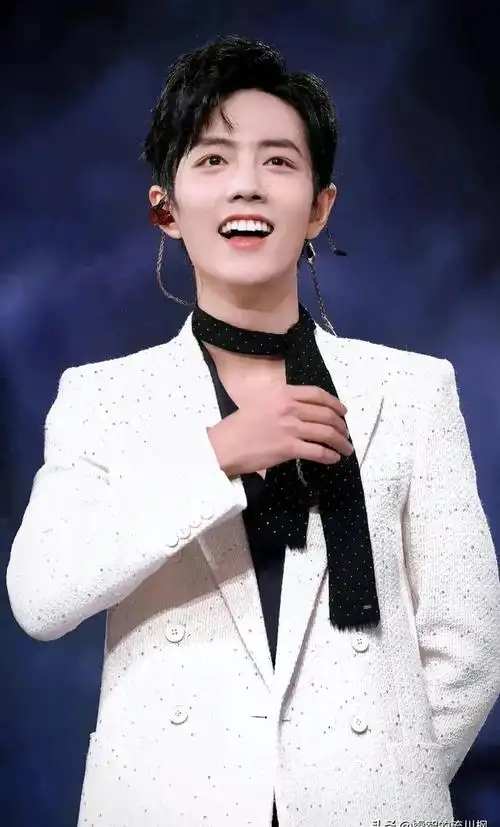 他们的微笑不仅仅是一种表情,更是一种艺术,能够温暖人心