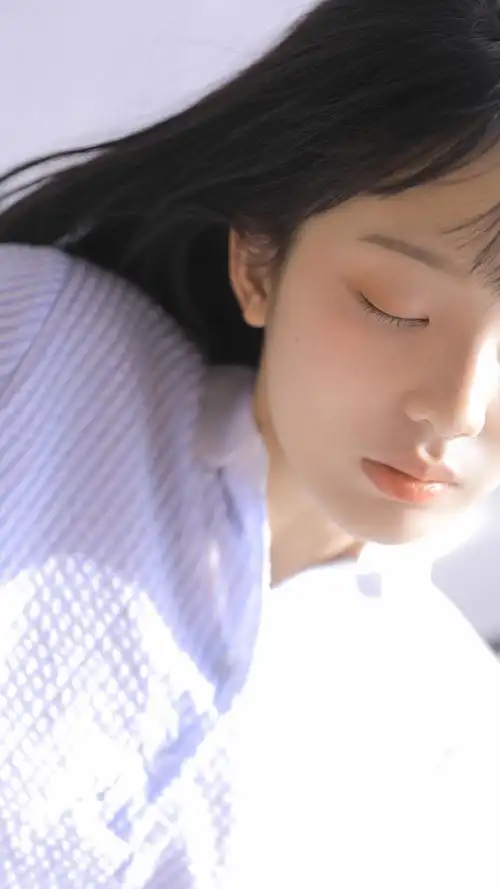 清纯学生妹子甜美高清手机壁纸