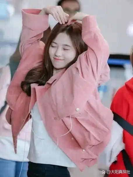 女明星比心图片来啦!