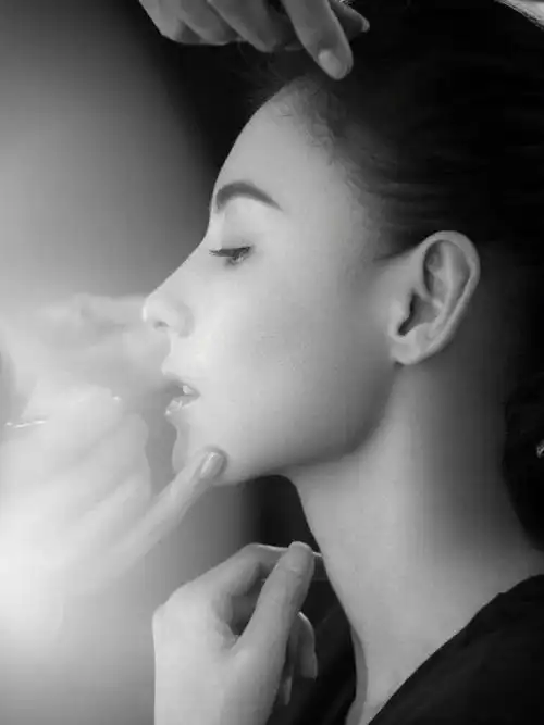 时尚美女们的侧颜杀