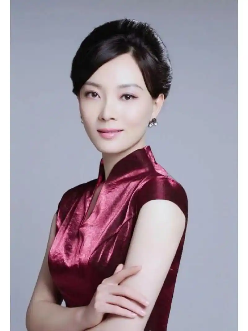 旗袍女神陈数,一颦一笑,女人韵味十足