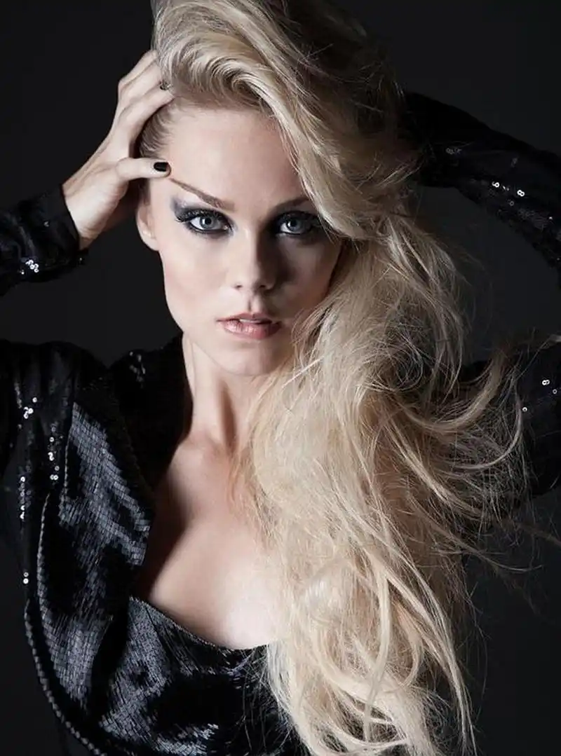 加拿大女演员 劳拉·范德沃特(laura vandervoort)(c)