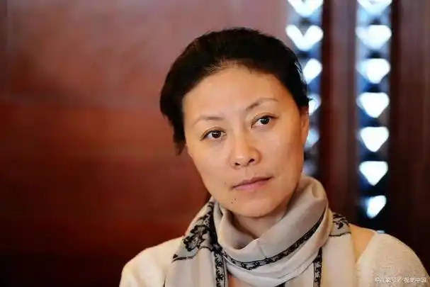 一级演员开直播要礼物!直言:火箭都不刷真抠门