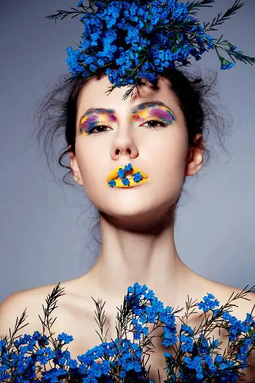 分享收藏東賢摄影|leezi 莉兹口红冬季服装拍摄梵蜜琳妆面人像卡芝