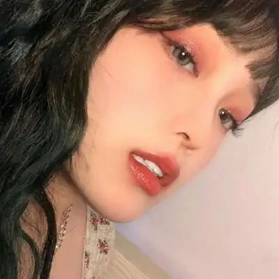 女生精致拉近镜头魅力成熟头像_微信头像_我要个性网