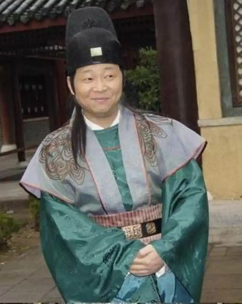 5位娱乐圈男星扮演太监,周星驰搞笑,最后一位经典无人可比!