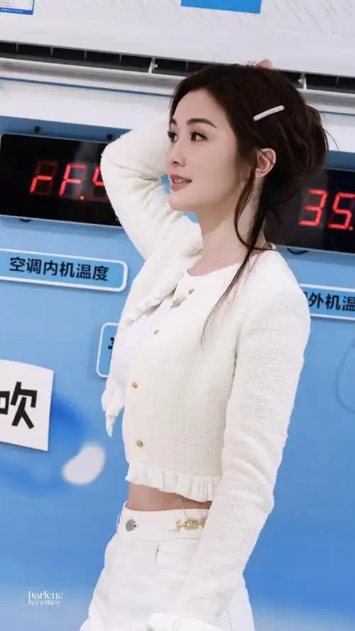 蔡卓妍阿sa饭拍